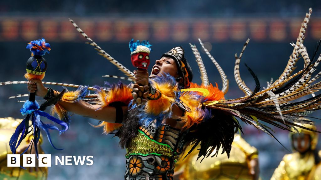 World Cup kicks off in Mexico with Shakira, dancing, and protests - BBC