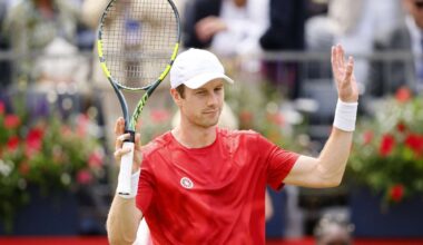 Van de Zandschulp hits shot of the year contender, moves on at Queen's