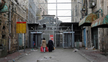 IDF soldier suspended after breaking into Hebron mosque, hanging Israeli flags