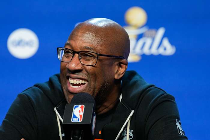 Game 5: Knicks, and their fans, are in San Antonio, hoping to close out the NBA Finals with a title