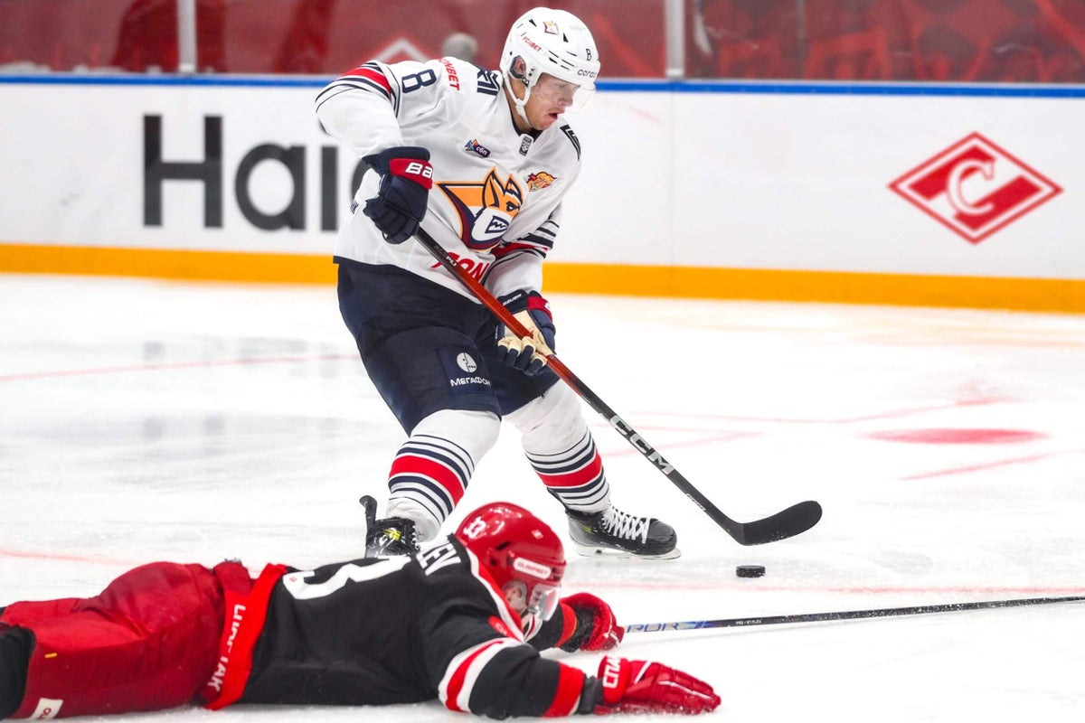 How Blackhawks’ Roman Kantserov is fast-tracking his jump from Russia to the NHL