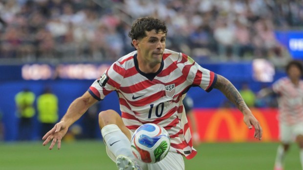 United States' Christian Pulisic (10) controls the ball during the World Cup Group D soccer match between the United States and Paraguay in Inglewood, Calif., near Los Angeles, Friday, June 12, 2026. (AP Photo/Jayne Kamin-Oncea)