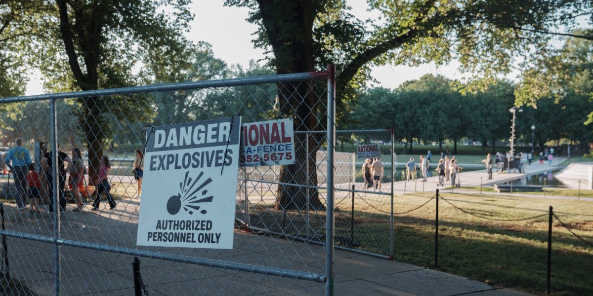White House blames 'leftist activists' for Reflecting Pool snafus as crews erect fences around it