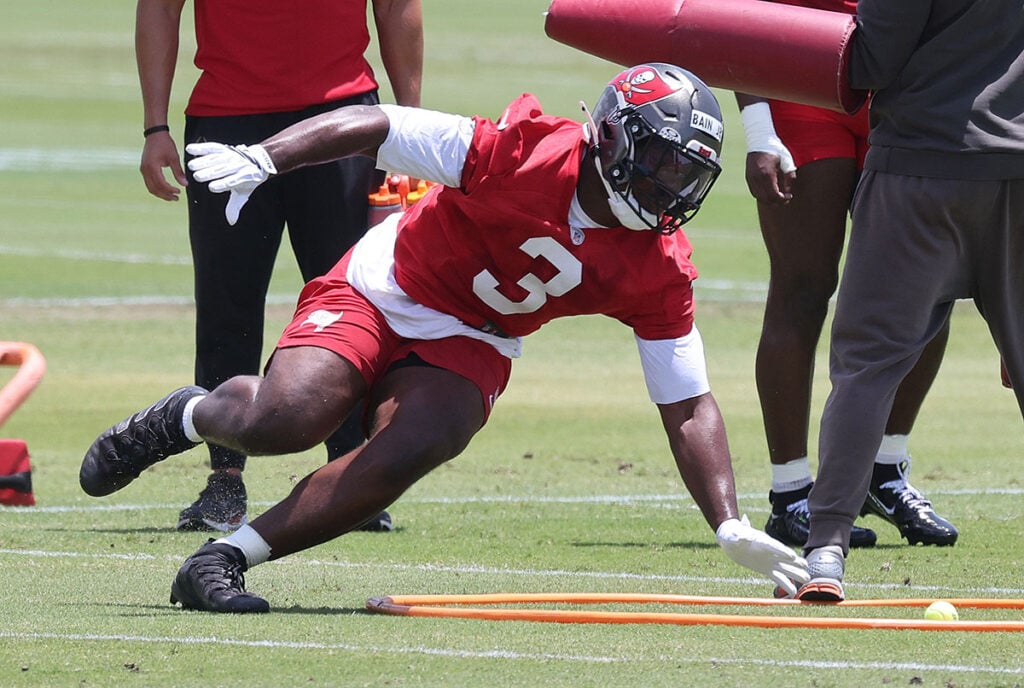 Sr'S Fab 5: 10 Things I Think I Think About Bucs Mini-Camp 3 Bucs Olb Rueben Bain Jr.
