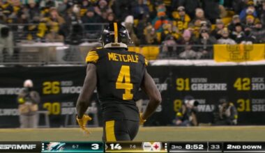 Hall Of Fame WR Cris Carter Gives DK Metcalf 'Advice' On How To Improve Upon Two Major 'Weaknesses'