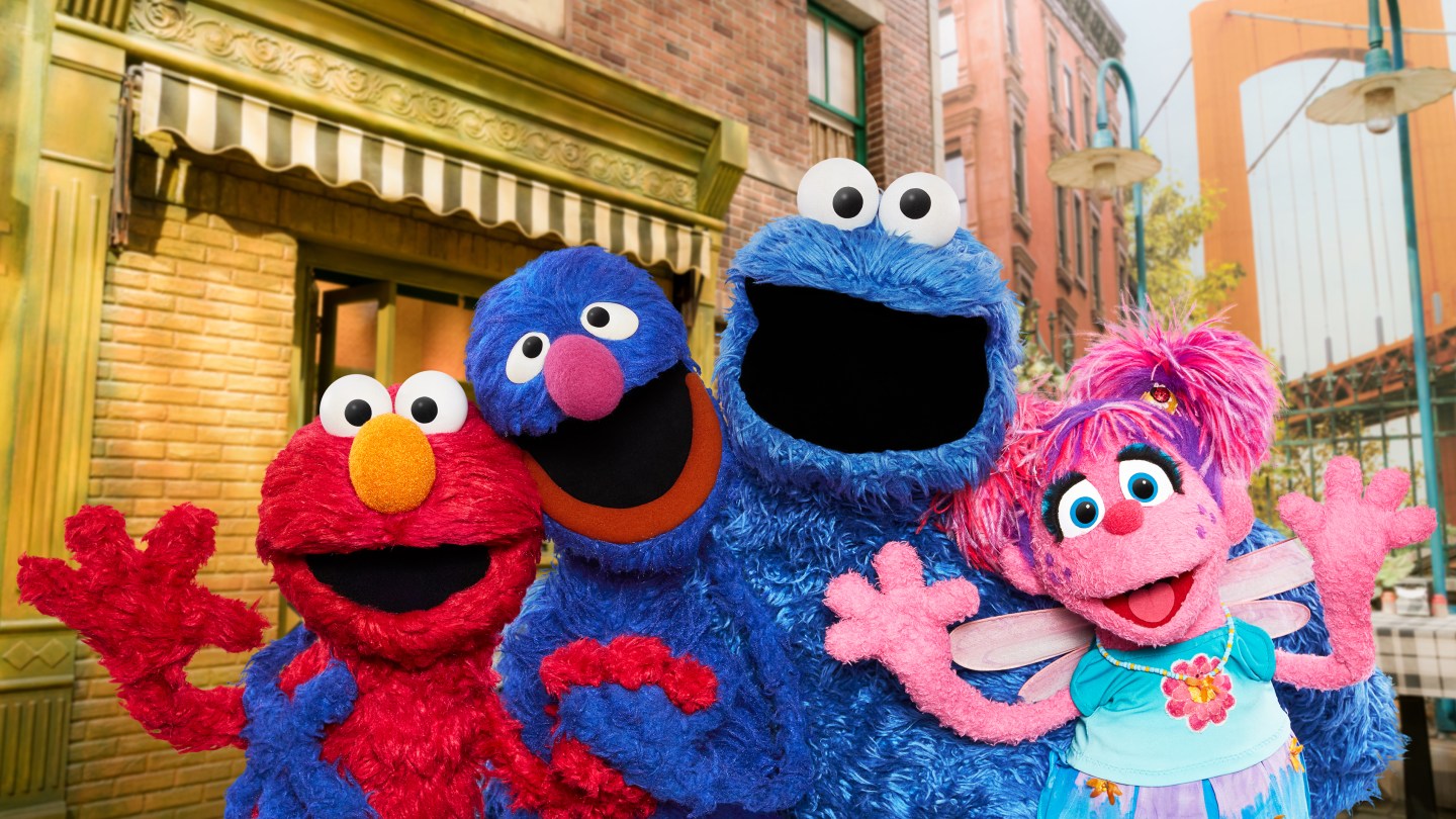 Netflix Wins 'Sesame Street' Movie Rights