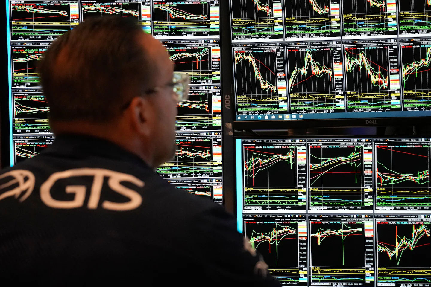 Big Tech losses fuel global stock market sell-off