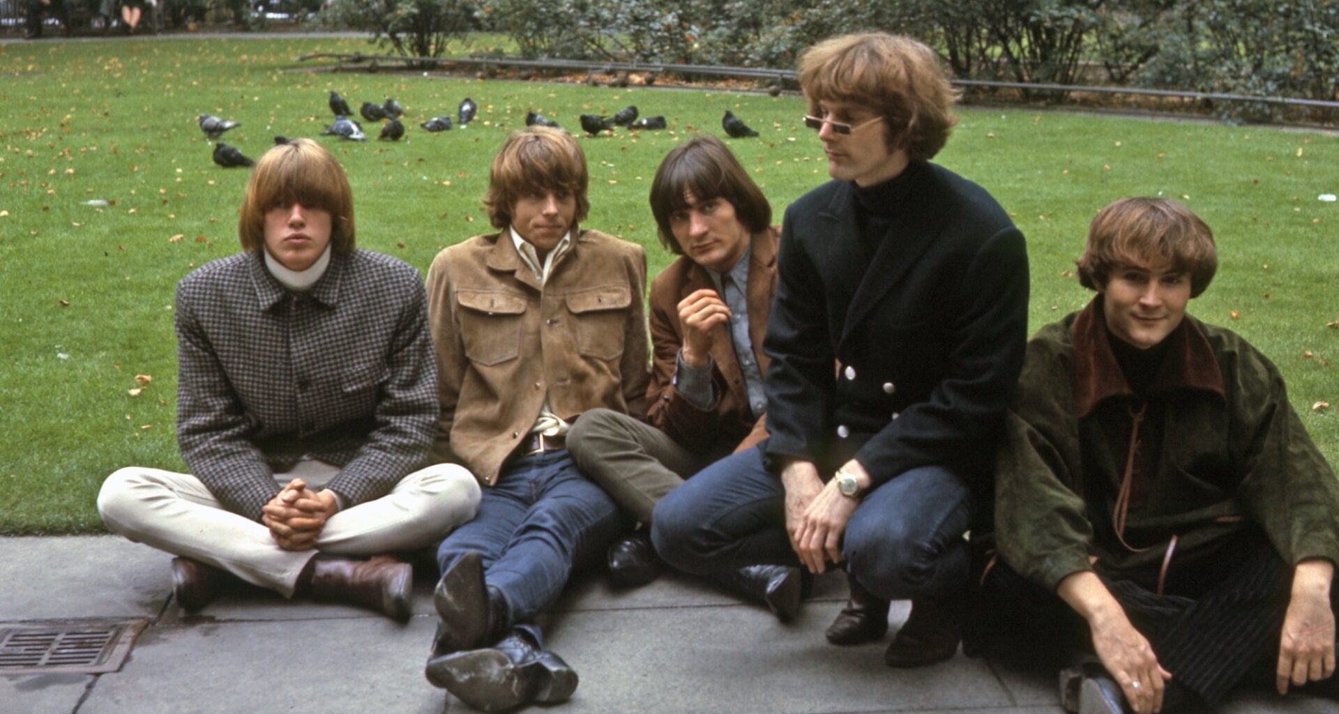61 Years Ago Today, the Byrds Went to No. 1 With the Song That Convinced Bob Dylan To Go Electric