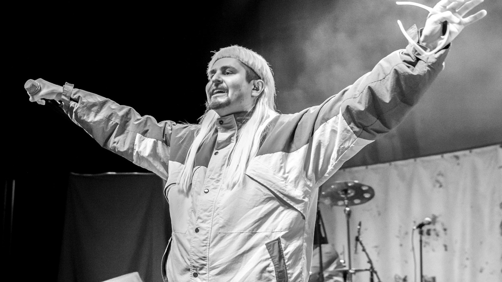 Oliver Tree, 'Life Goes On' Singer, Dead at 32