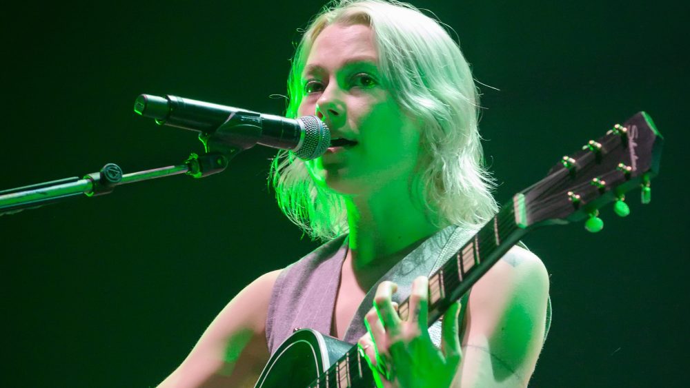 Phoebe Bridgers Dazzles Madison Square Garden With Phone-Free Show