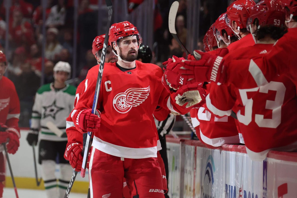 NHL rumblings: Larkin trade list expanding, plus latest on Matthews, Werenski, Tuch, Lee, more