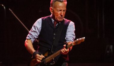 Bruce Springsteen Sings 'People Have the Power' With Bono, Patti Smith