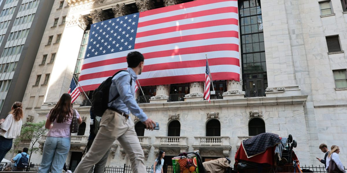 Moody's Mark Zandi: Economy is being powered by top 20%, backed by bullish stock valuations