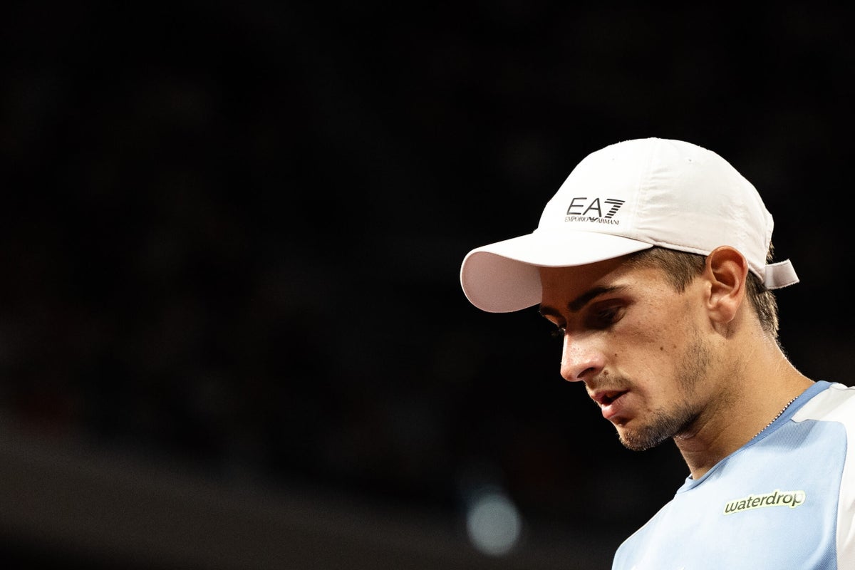 Matteo Arnaldi withdraws from French Open semifinal with virus, sending Flavio Cobolli to final