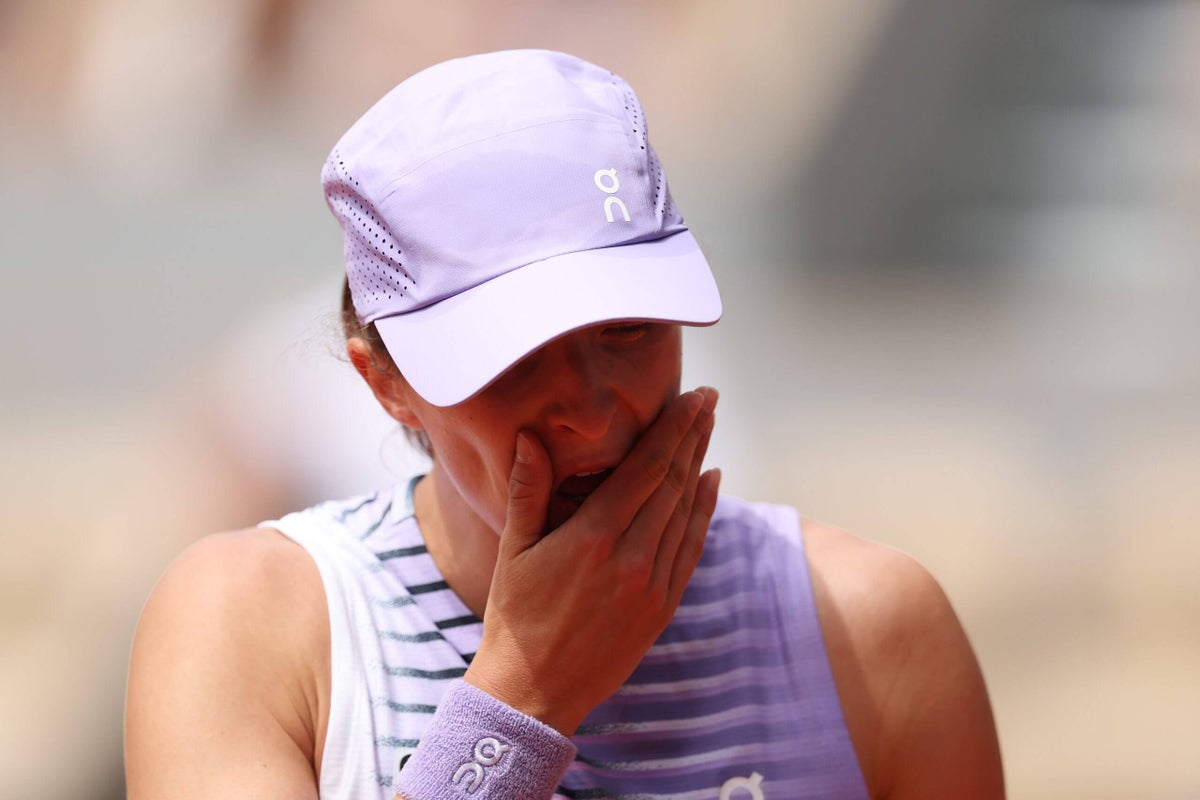 Iga Świątek slides to French Open upset against surging Marta Kostyuk