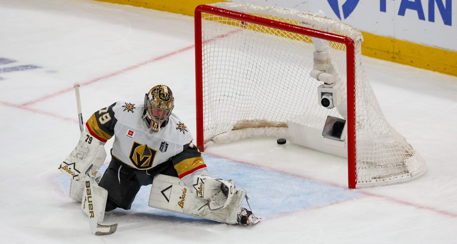 John Tortorella Stands Behind Carter Hart As Hart Fails To Stand In Front Of Four Goals Per Game