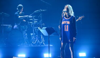 Watch Kim Gordon Showcase 'Play Me' on 'Fallon'