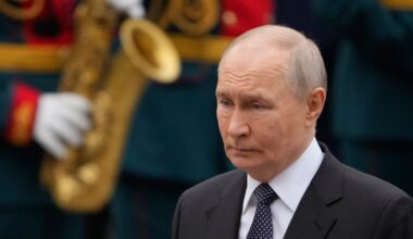 Record 60% of Russians say their economy is getting worse as war costs mount