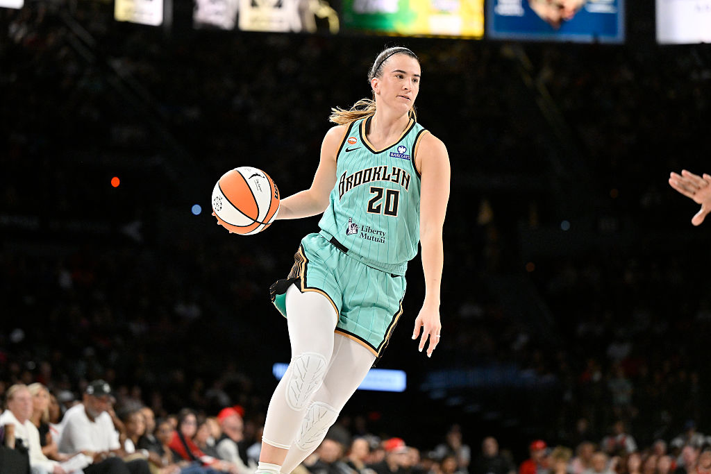 LAS VEGAS, NV - JUNE 23: Sabrina Ionescu #20 of the New York Liberty drives to the basket during the game against the Las Vegas Aces on June 23, 2026 at Michelob ULTRA Arena in Las Vegas, Nevada. NOTE TO USER: User expressly acknowledges and agrees that, by downloading and or using this photograph, User is consenting to the terms and conditions of the Getty Images License Agreement. Mandatory Copyright Notice: Copyright 2026 NBAE (Photo by David Becker/NBAE via Getty Images)