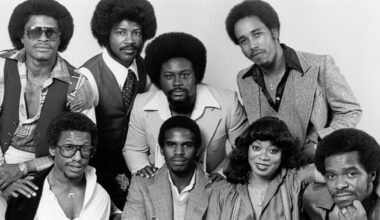 3 Niche Songs From 1971 That Every 70s Teen Seemed To Know by Heart