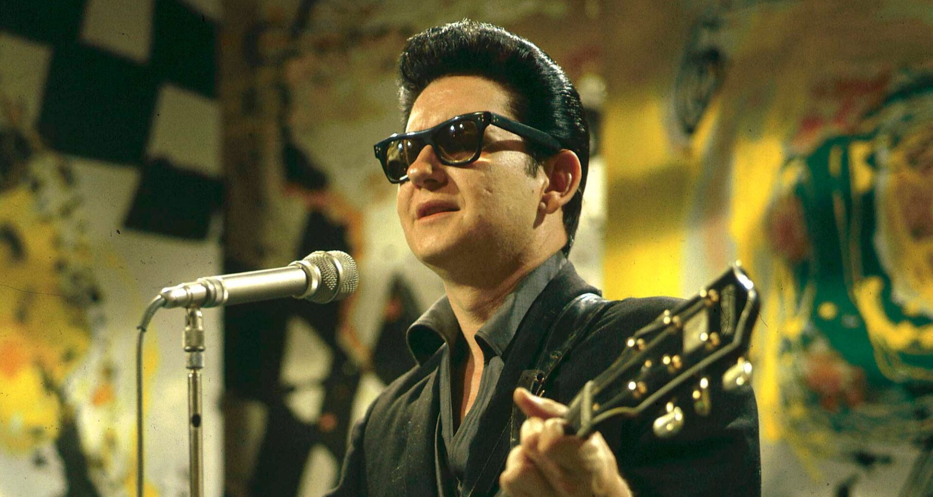 On This Day in 1964, an Operatic Ballad Helped Roy Orbison Pull off an Elvis-Sized Chart Feat
