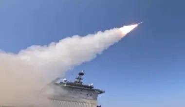 Iran Navy Targets United States Navy Destroyer