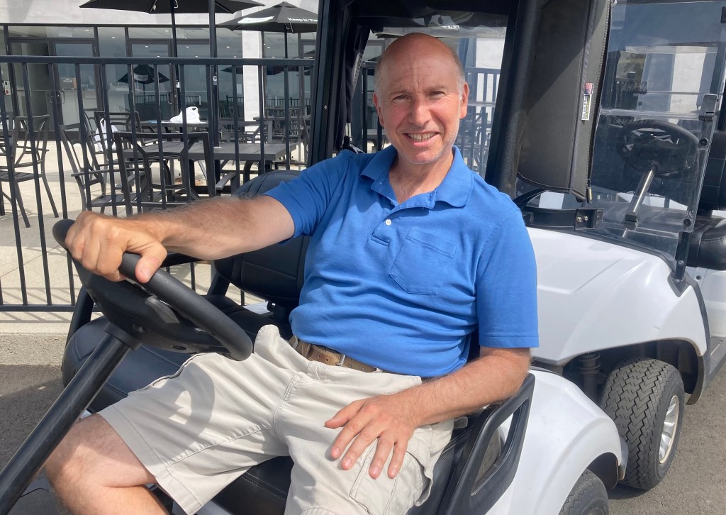 Dom Amore's Sunday Read: CT golfer has a passion for public courses; Support for Tony Reno, and more
