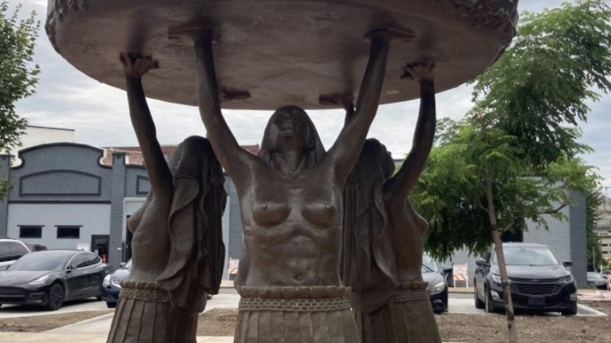 Mexican statue unveiled in Kansas City after 13 years