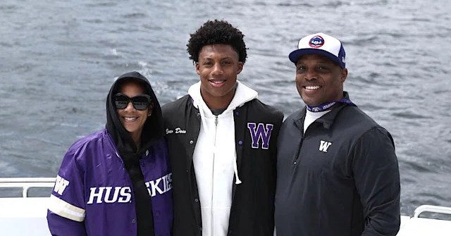 #Woof!: UW Lands 4-Star Safety