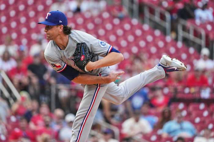 Jacob deGrom earns 100th career win on 4th try as Rangers top Cardinals 2-1