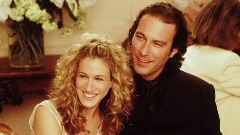 Carrie Bradshaw (Sarah Jessica Parker) and Aidan Shaw (John Corbett) in 'Sex & the City.'