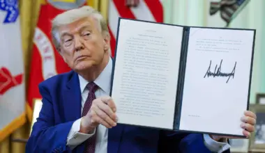 Trump strips job protections from 8,000 senior federal workers