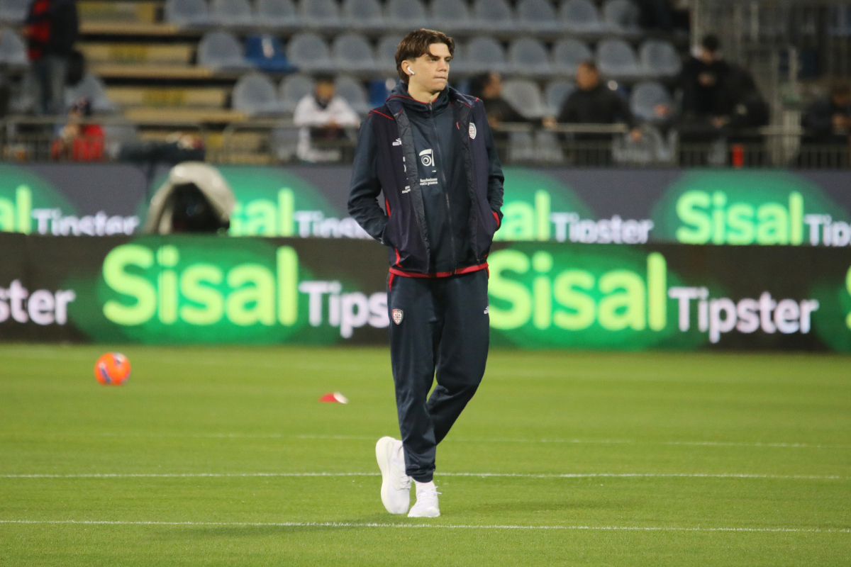 CAGLIARI, ITALY - JANUARY 02: Marco Palestra of Cagliari looks on before the Serie A match between Cagliari Calcio and AC Milan at Stadio Sant'Elia on January 02, 2026 in Cagliari, Italy. (Photo by Enrico Locci/Getty Images) (Inter links)