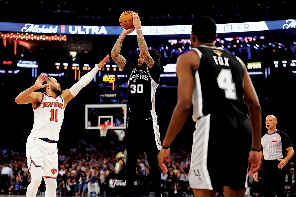 Knicks out to start new streak, while Spurs aim to tie series