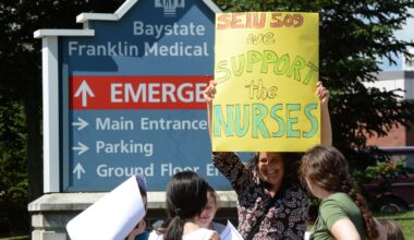 Nurses and their supporters rallied outside Baystate Franklin Medical Center in 2017.