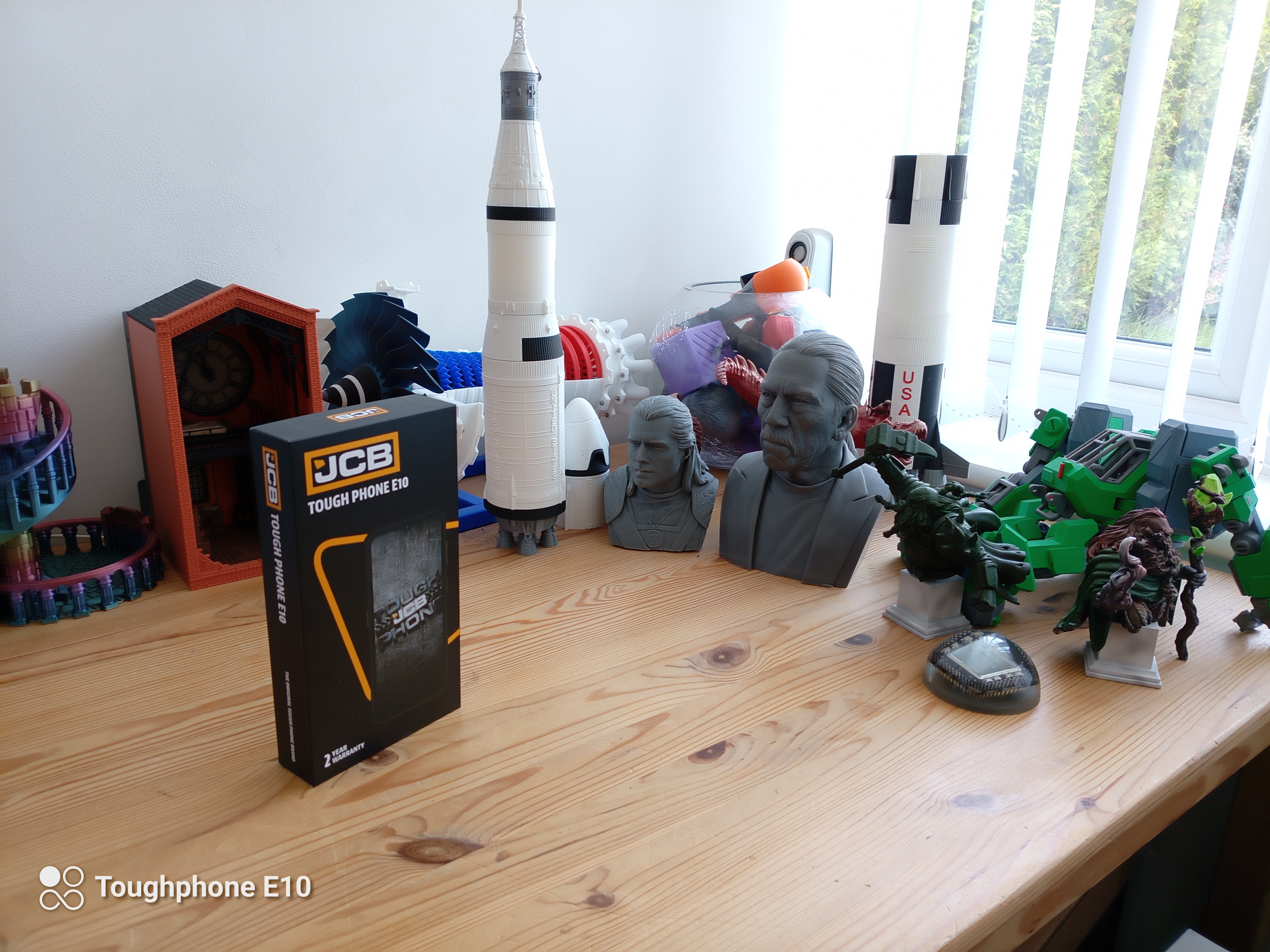 JCB Toughphone E10 Photo Examples