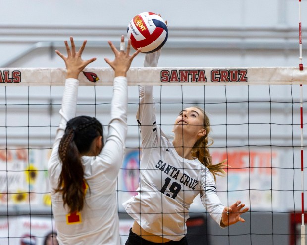 Santa Cruz High's Haisley Flanagan committed to play beach volleyball at NCAA Division I Santa Clara University. (John Lee - Santa Cruz Sentinel file)