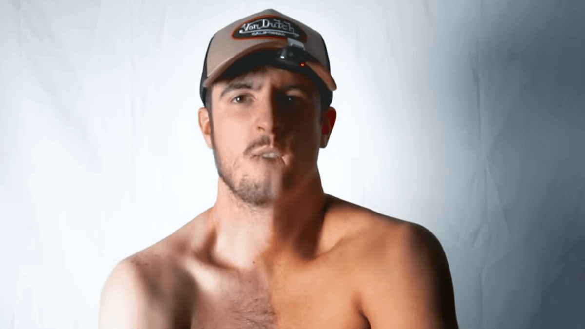 Man only works out one side of his body for 100 days to see insane impact it makes