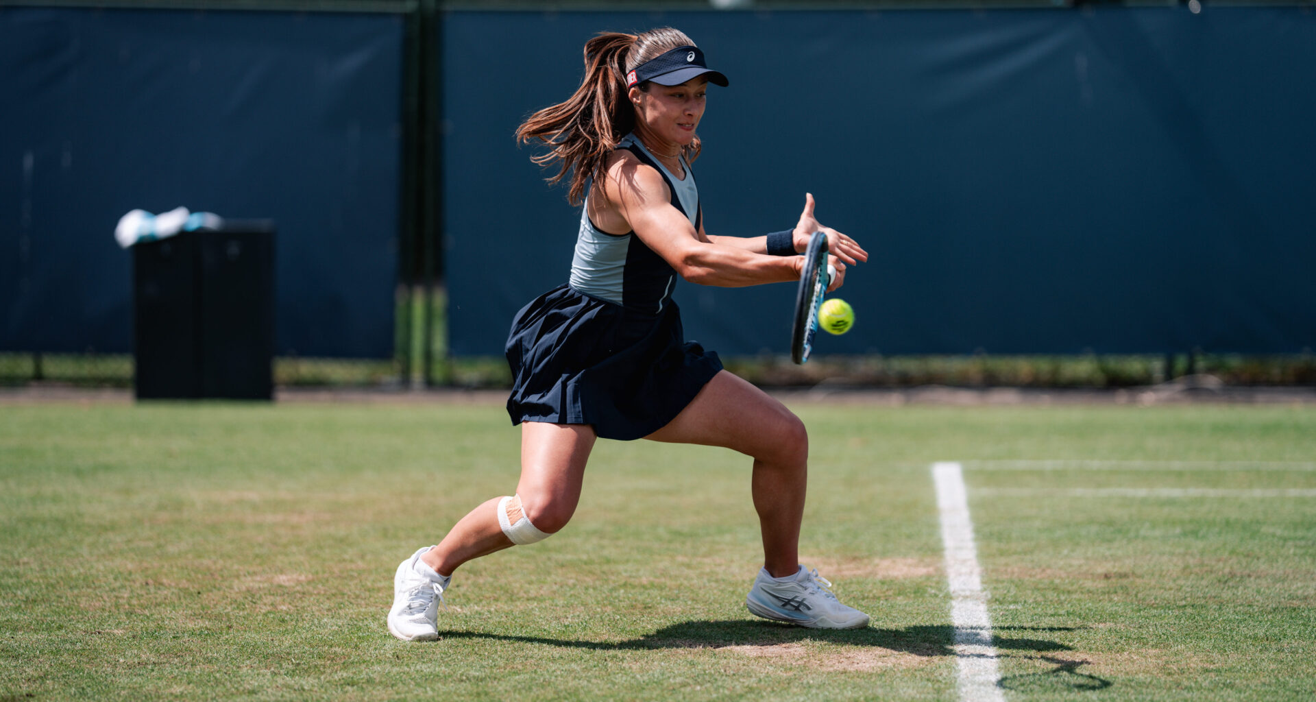 Sonmez overcomes Volynets in three-set 's-Hertogenbosch first round