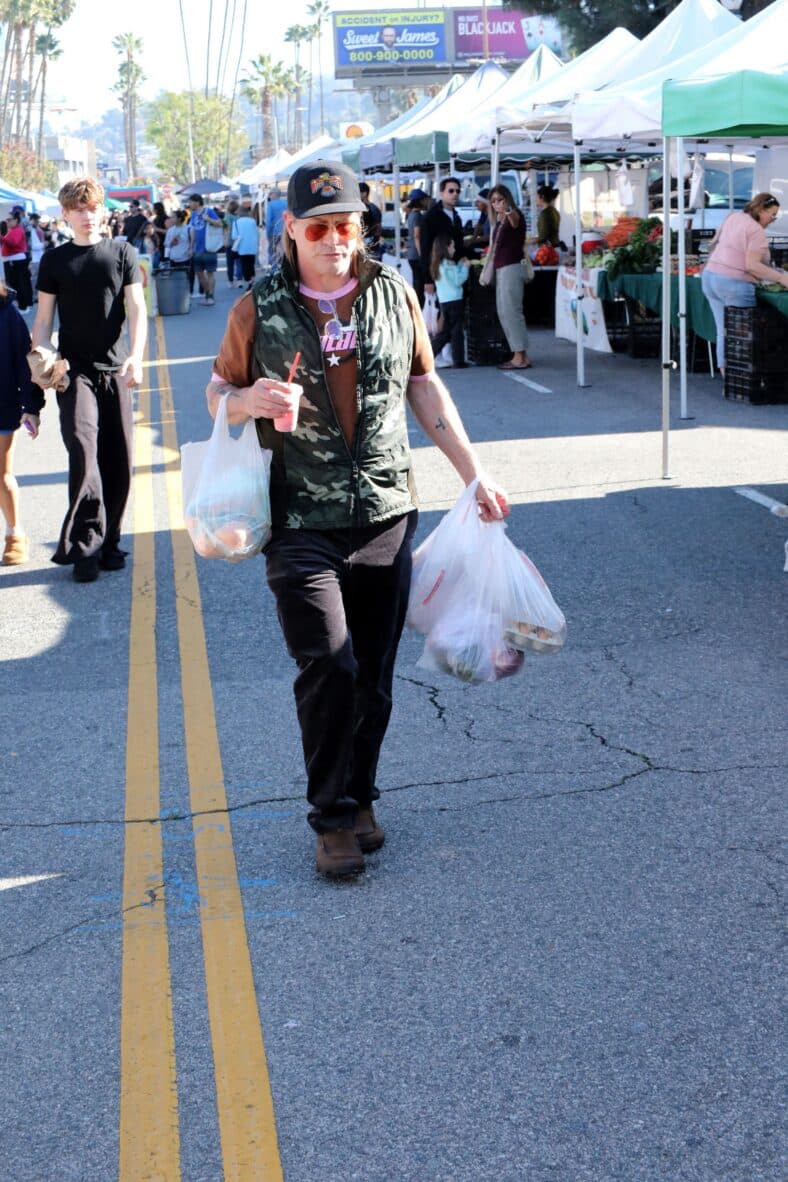 Stephen Baldwin shopping