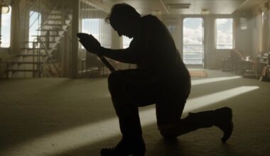 J.J. Abrams Says Tom Cruise Is "About To Blow Our Mind" With 'Digger'