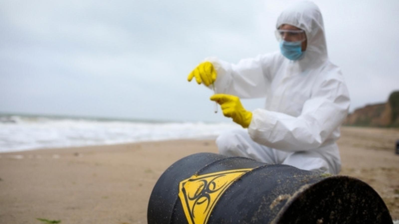 Toxic waste cleanup