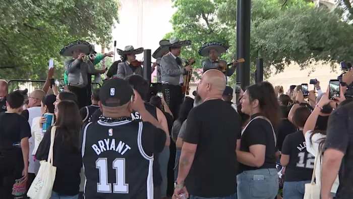 Ready for the NBA Finals? Watch Spurs fans celebrate at team’s pep rally