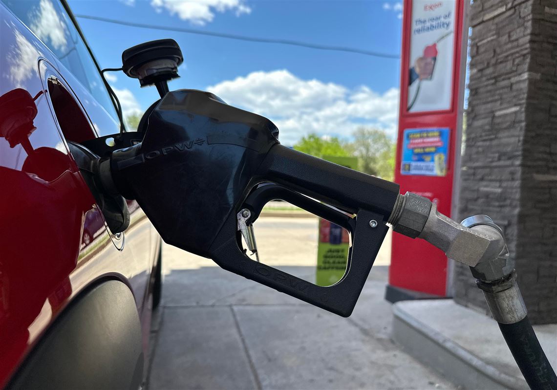 U.S. households, businesses stung by higher energy prices that have pushed inflation above 4%