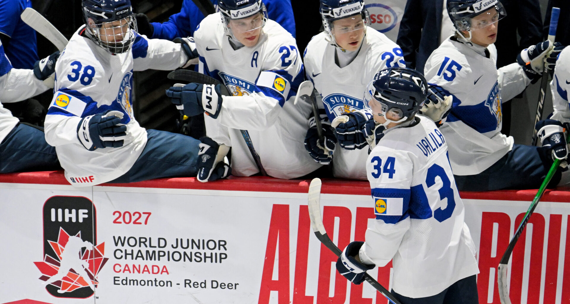 Who experts think the Flyers will draft at 21st overall after the Combine