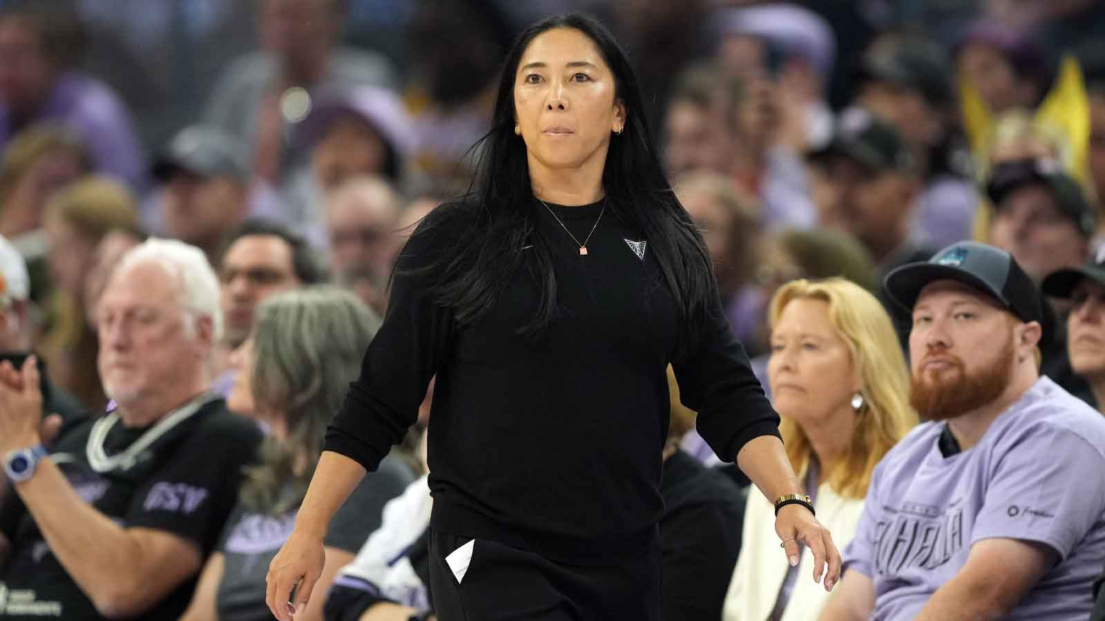 Golden State Valkyries head coach Natalie Nakase during the first quarter against the Phoenix Mercury at Chase Center.