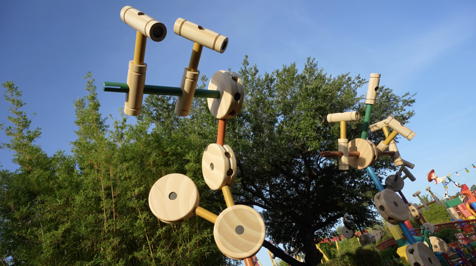 Walt Disney Imagineering shared a behind-the-scenes look at Toy Story Land, revealing how real toys, hand-drawn crayon artwork, and clever hidden infrastructure helped bring Andy’s backyard to life at Disney’s Hollywood Studios.