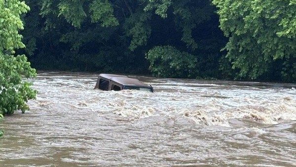 Heavy rains brings flooding to Marion County; crews out working to restore washed out roads