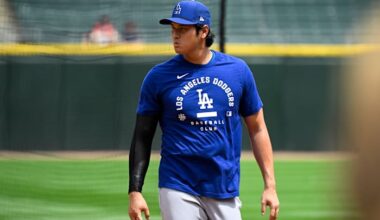 Shohei Ohtani hits a leadoff homer in return to Dodgers lineup after dealing with knee issue