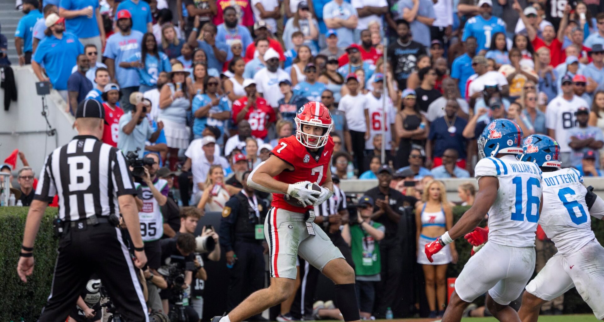 Georgia football listed as an early favorite in games against Alabama, Ole Miss and Oklahoma